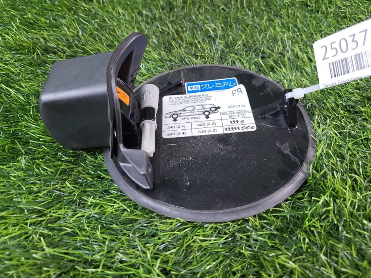 Лючок бензобака