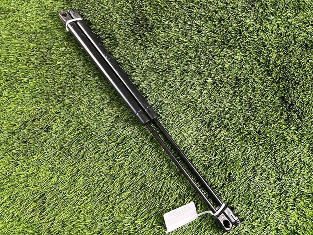 Амортизатор багажника — фото 5