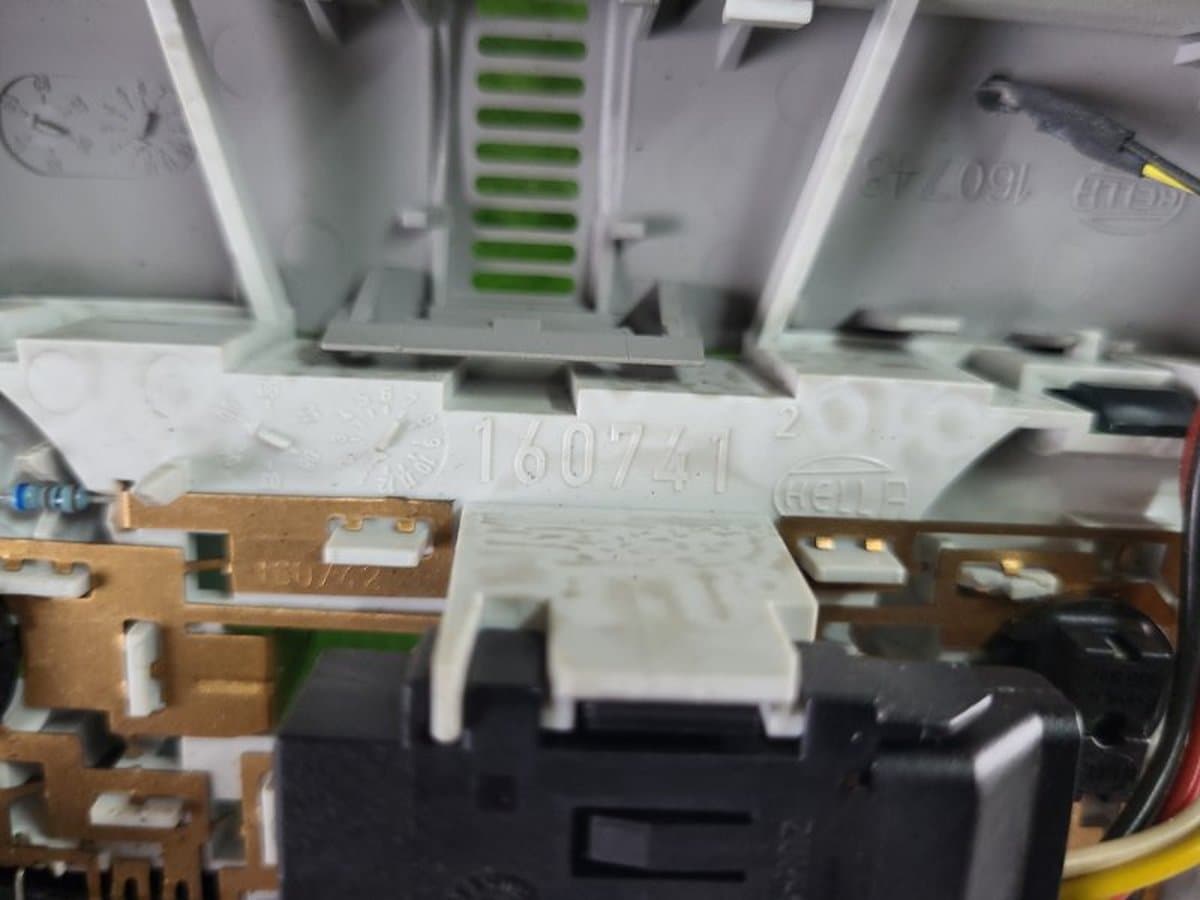 Плафон подсветки салона — фото 17