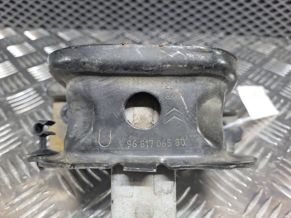 Подушка двигателя — фото 3