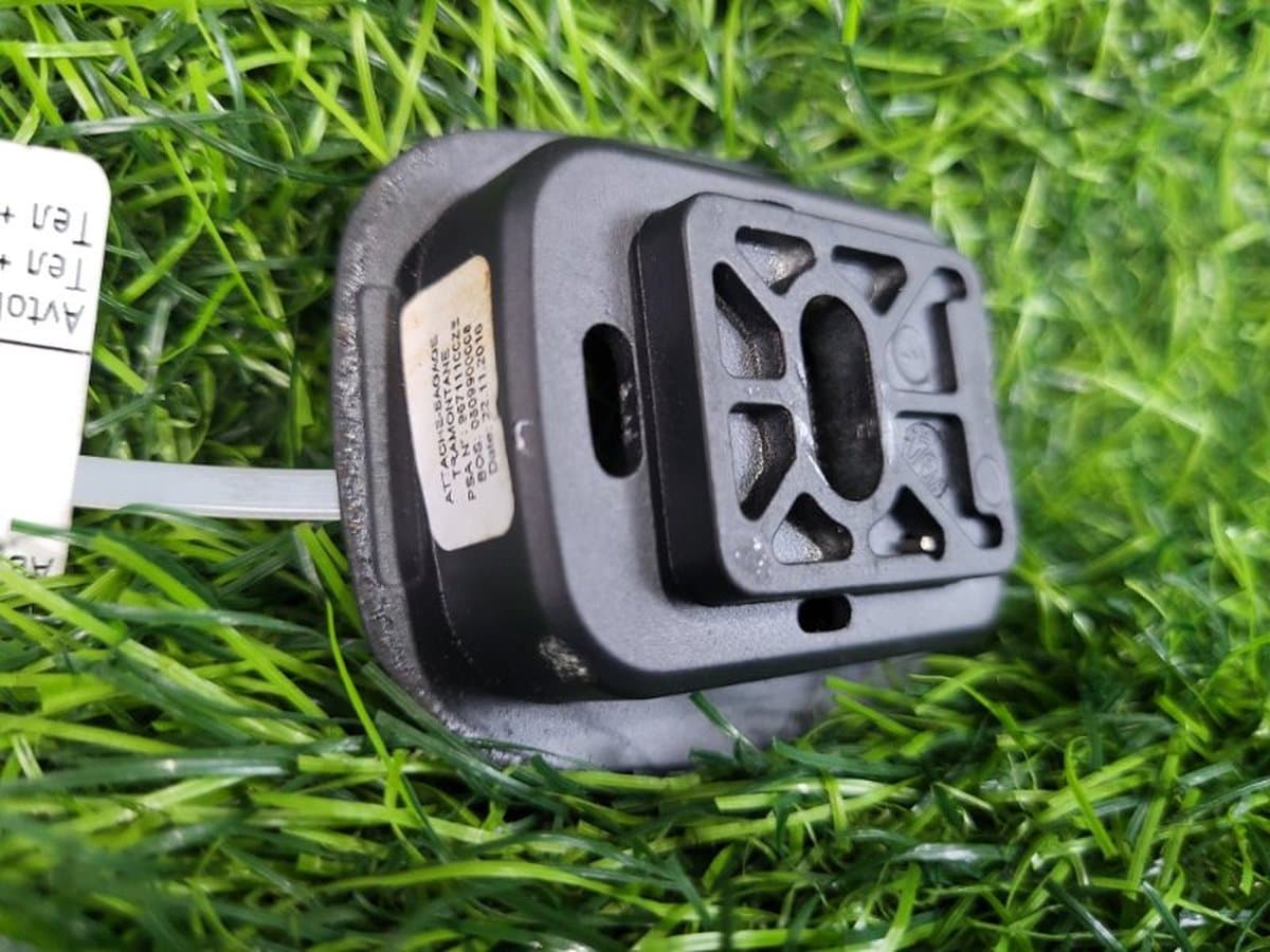 Крючок багажника — фото 9