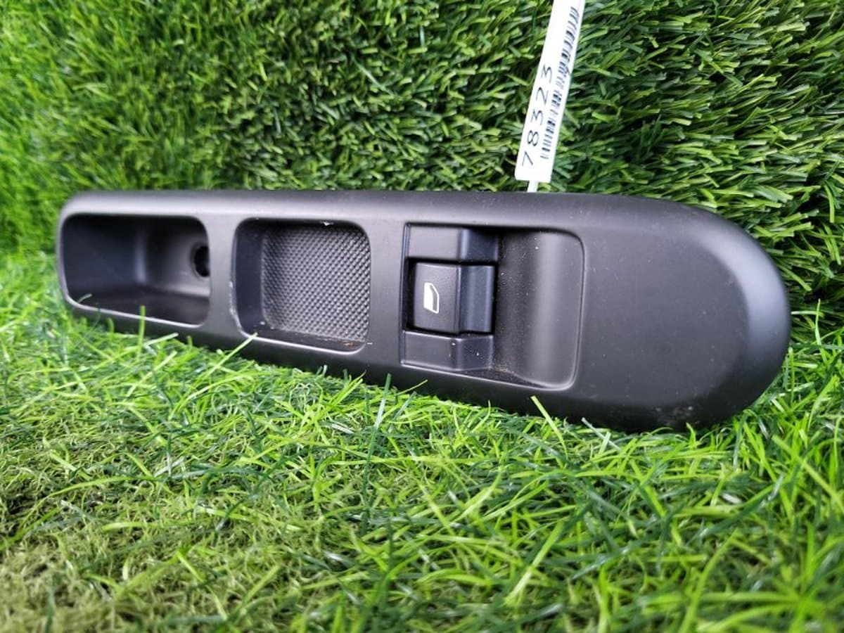 Кнопка стеклоподъемника — фото 7