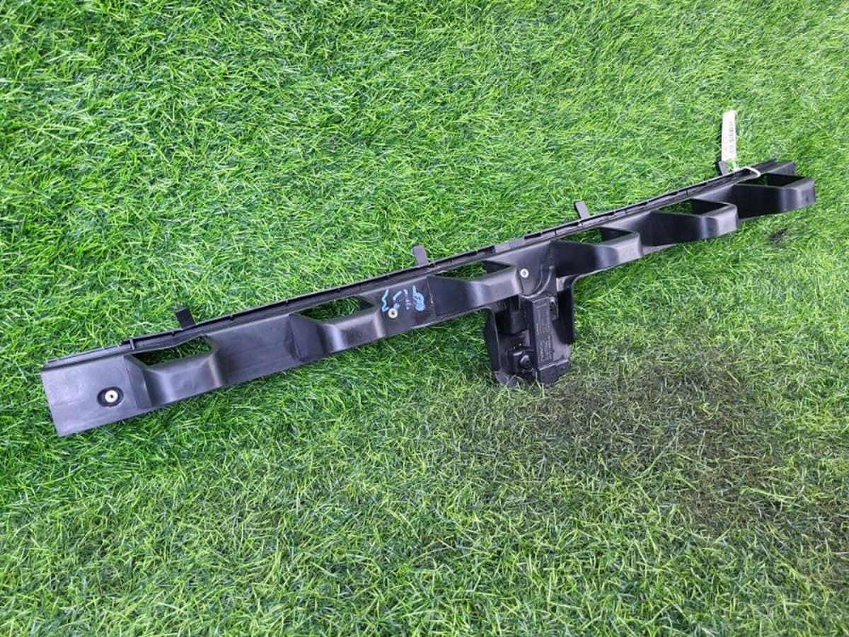 Кронштейн крепление бампера центральный — фото 5