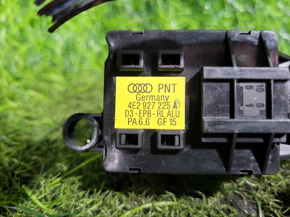 Кнопка стояночного тормоза — фото 2
