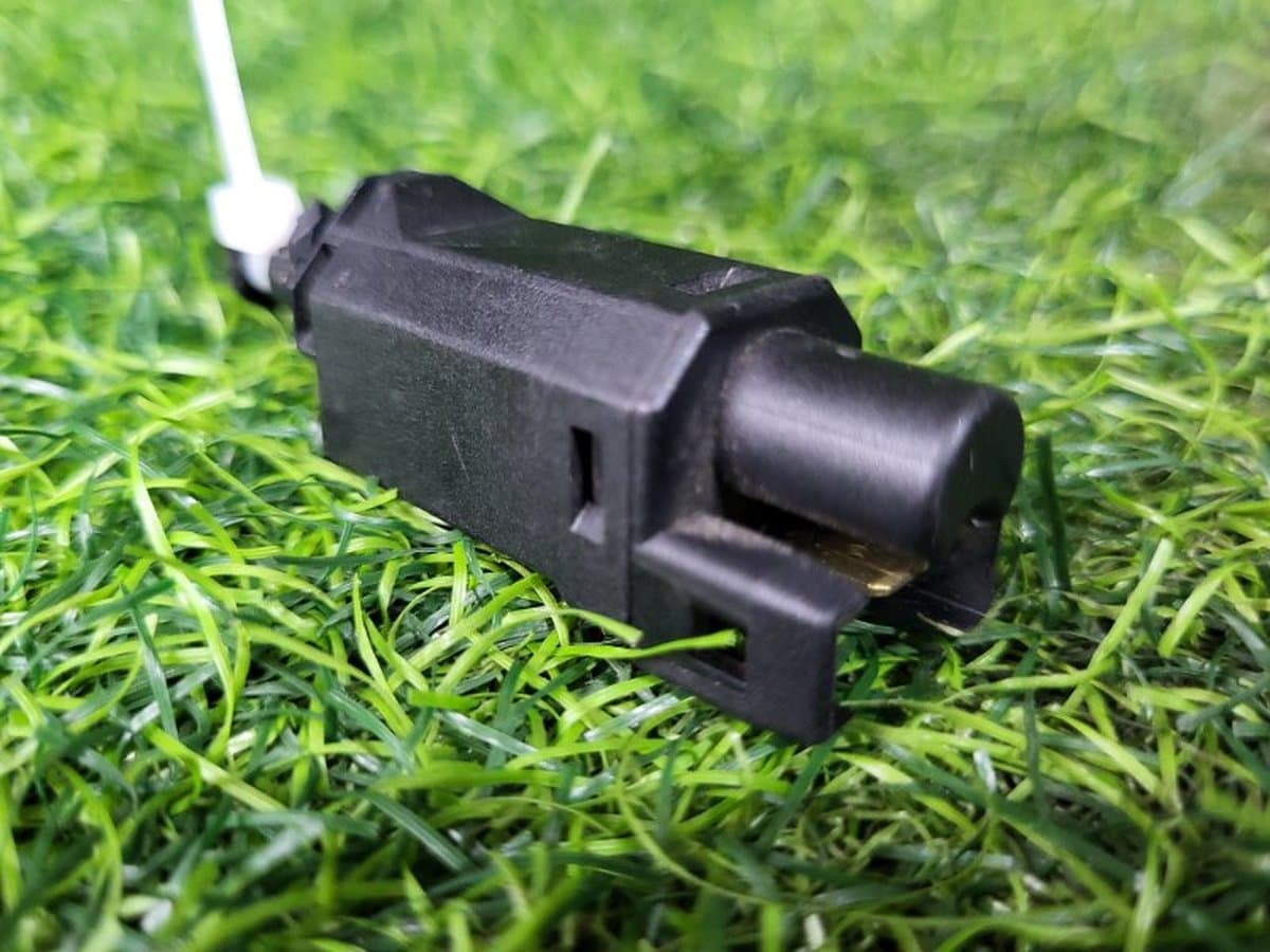 Датчик стоп сигнала — фото 5